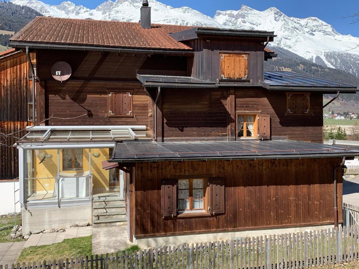 Casa Steilalva - grosszügiges Chalet für erholsamen Familienurlaub Surrein Exterior foto