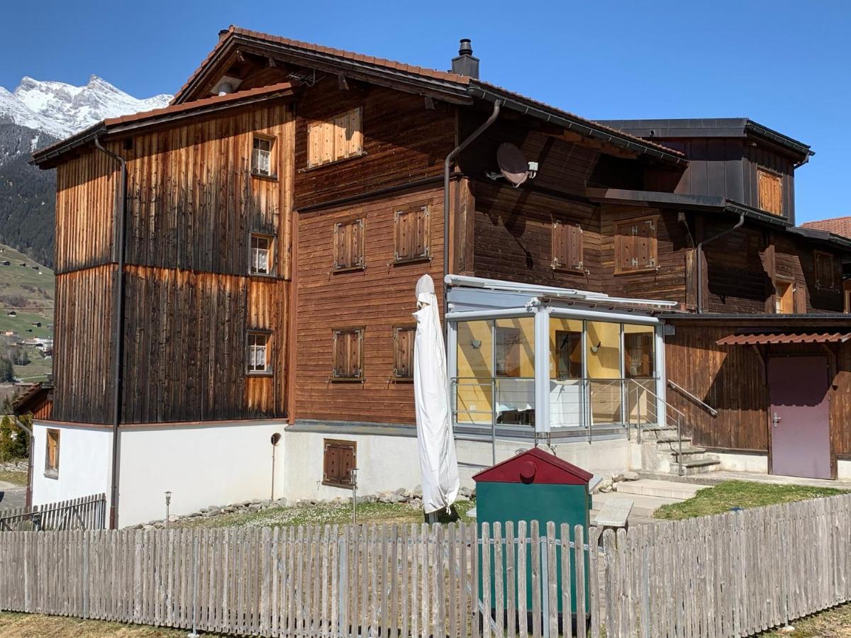 Casa Steilalva - grosszügiges Chalet für erholsamen Familienurlaub Surrein Exterior foto