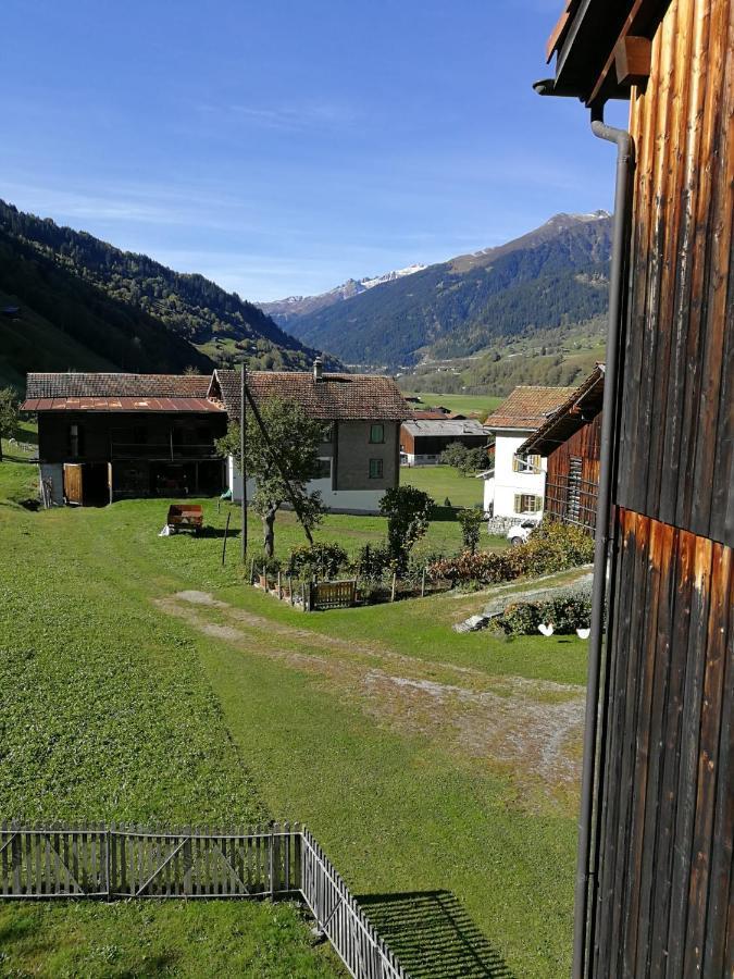 Casa Steilalva - grosszügiges Chalet für erholsamen Familienurlaub Surrein Exterior foto